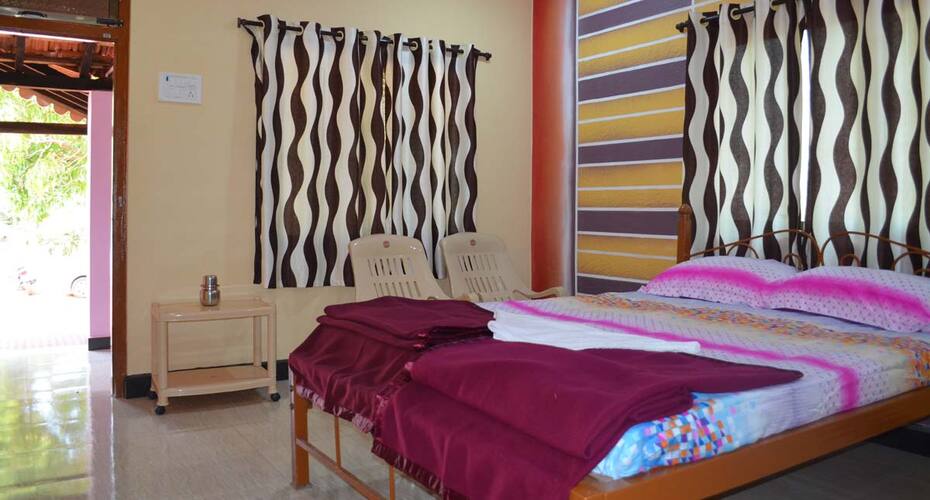 Sarsi Guest House, Guhagar 2
